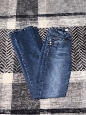 Boot-Cut Women's Jeans in Medium Blue Wash
